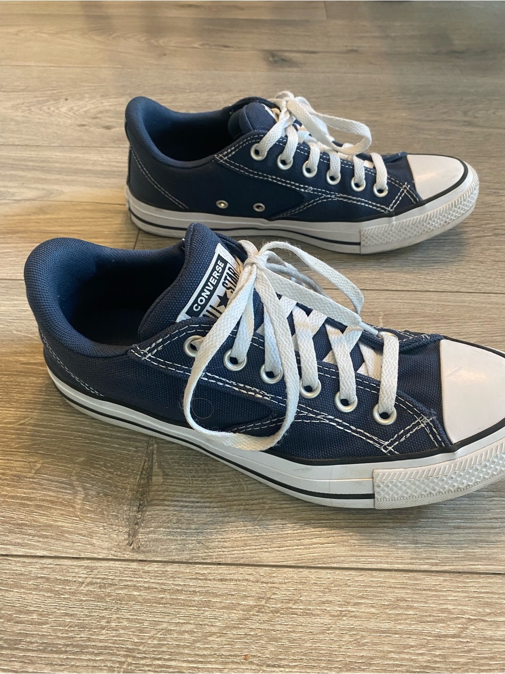 Converse unisex Low Top Canvas Sneakers - Navy Blue